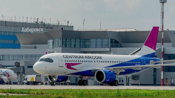 Прямые рейсы в Самарканд открыли в международном аэропорту Хабаровск - Sputnik Узбекистан