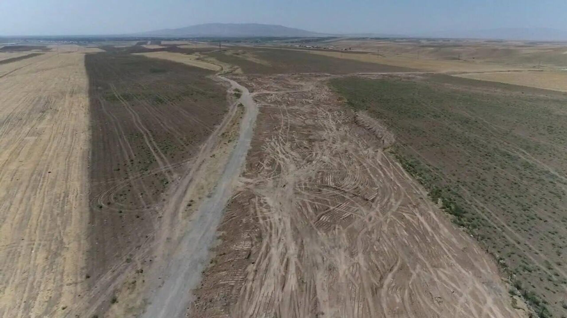 В Джизакской области рекультивировали полигон бытовых отходов площадью почти 3 га В Джизакской области рекультивировали полигон бытовых отходов площадью почти 3 га - Sputnik Узбекистан, 1920, 29.07.2025