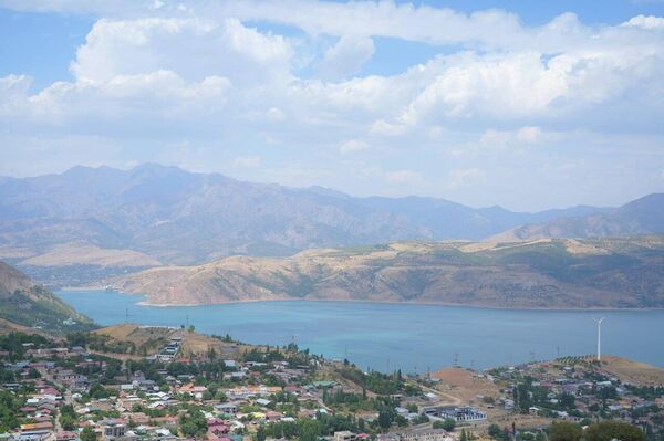 В Бостанлыкском районе Ташобласти начали строительство Чарвакской ВЭС - Sputnik Узбекистан