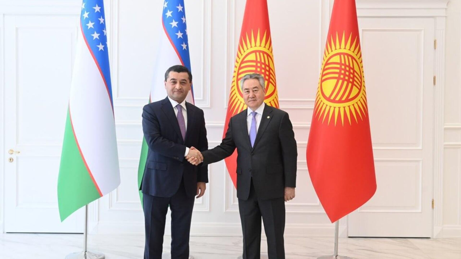🟠 Главы МИД Узбекистана и Кыргызстана подписали план подготовки госвизита Мирзиёева в Кыргызстан 🟠 Главы МИД Узбекистана и Кыргызстана подписали план подготовки госвизита Мирзиёева в Кыргызстан - Sputnik Узбекистан, 1920, 30.07.2025