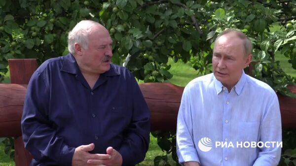 Путин о поступлении первого серийного Орешника в войска - Sputnik Ўзбекистон