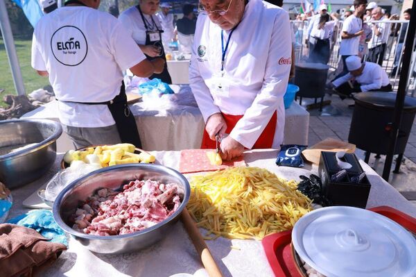 В Самарканде проходит Международный фестиваль плова.  - Sputnik Узбекистан