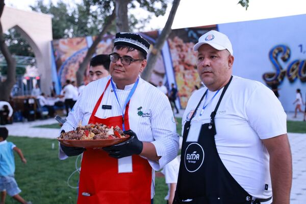 В Самарканде проходит Международный фестиваль плова.  - Sputnik Узбекистан