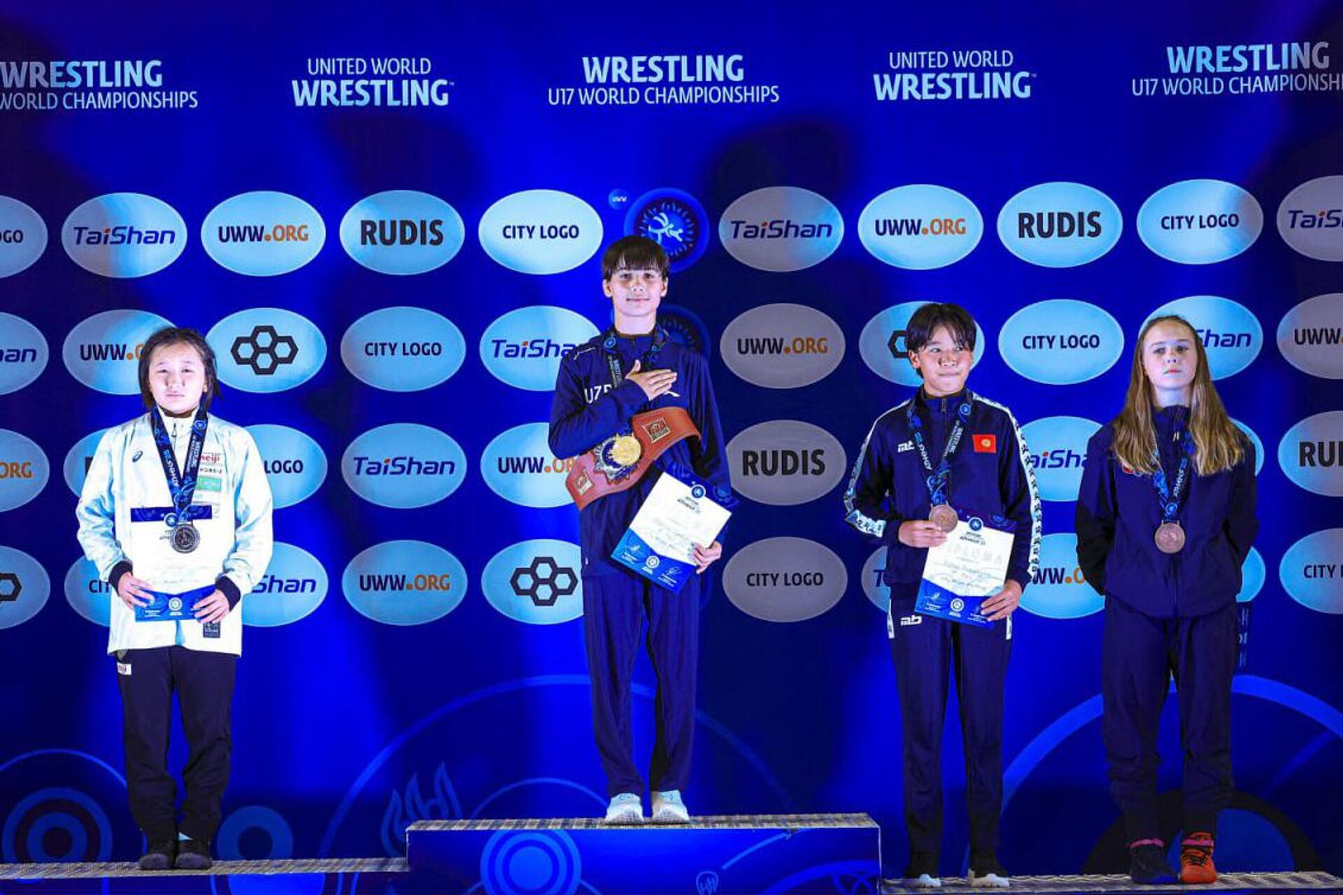 В Греции завершился чемпионат мира по борьбе
 - Sputnik Узбекистан, 1920, 04.08.2025