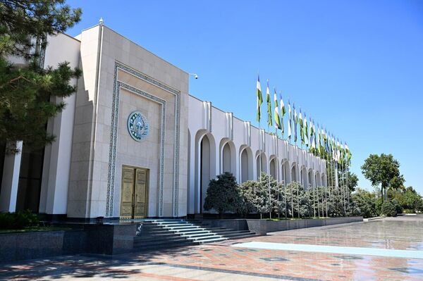 Президент Узбекистана отбыл с рабочим визитом в Туркменистан - Sputnik Узбекистан