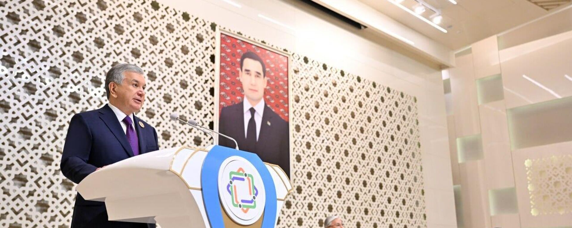 Шавкат Мирзиёев принял участие в специальном мероприятии, посвященном вопросам подготовки и проведения седьмой Консультативной встречи глав государств Центральной Азии. Шавкат Мирзиёев принял участие в специальном мероприятии, посвященном вопросам подготовки и проведения седьмой Консультативной встречи глав государств Центральной Азии. - Sputnik Ўзбекистон, 1920, 05.08.2025