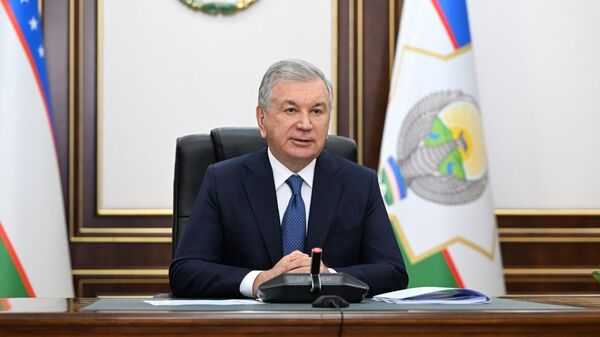 Президент Шавкат Мирзиёев провел совещание по обсуждению результативности реформ и новых планов в Навоийской области - Sputnik Ўзбекистон