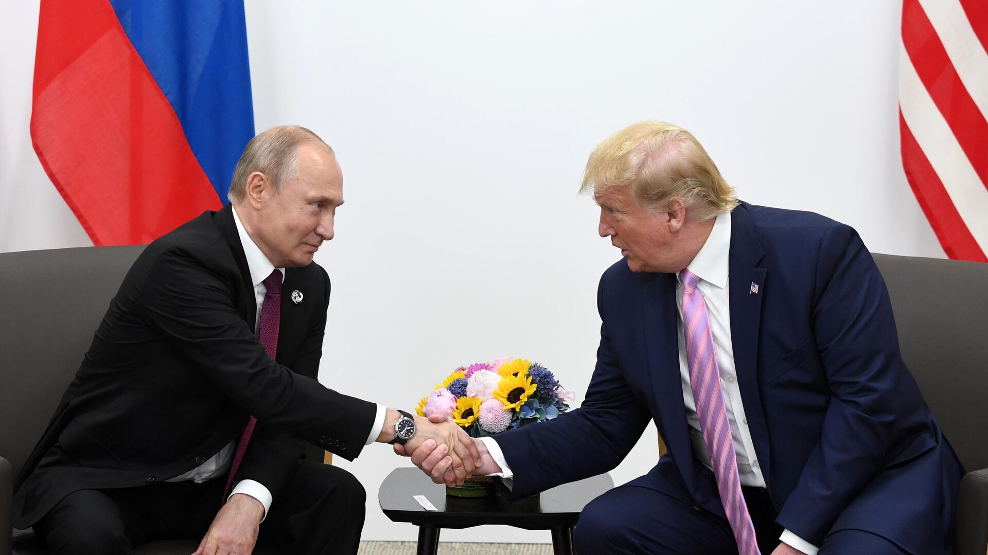 Президент РФ Владимир Путин и президент США Дональд Трамп Президент РФ Владимир Путин и президент США Дональд Трамп - Sputnik Ўзбекистон, 1920, 09.08.2025