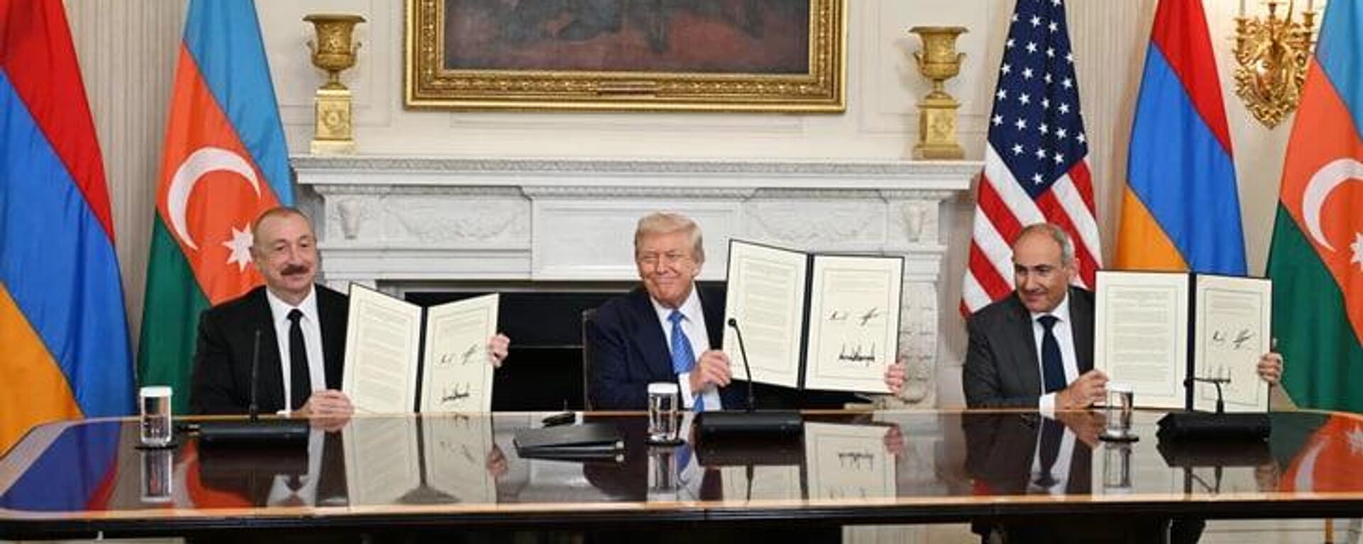 Лидеры США, Армении и Азербайджана подписали совместную декларацию. - Sputnik Ўзбекистон, 1920, 09.08.2025
