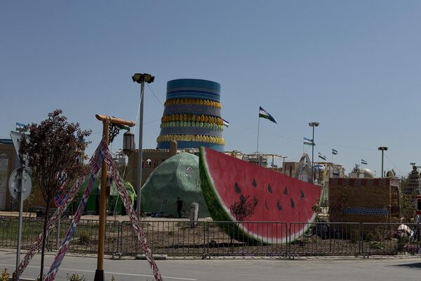 В Хиве проходит традиционный фестиваль дыни. В Хиве проходит традиционный фестиваль дыни. - Sputnik Ўзбекистон