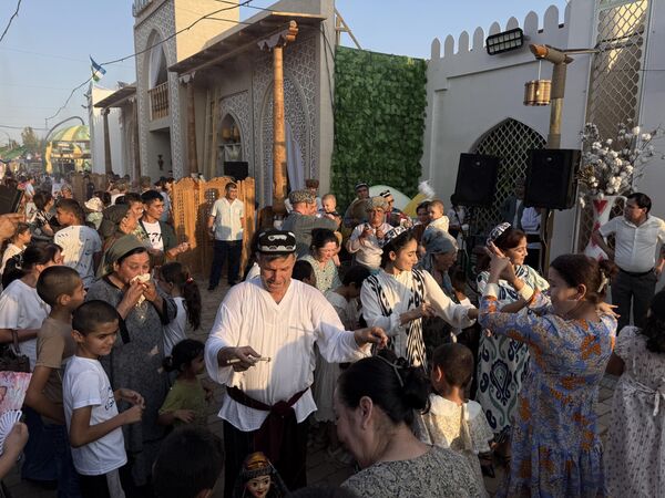 В Хиве проходит традиционный фестиваль дыни - Sputnik Узбекистан