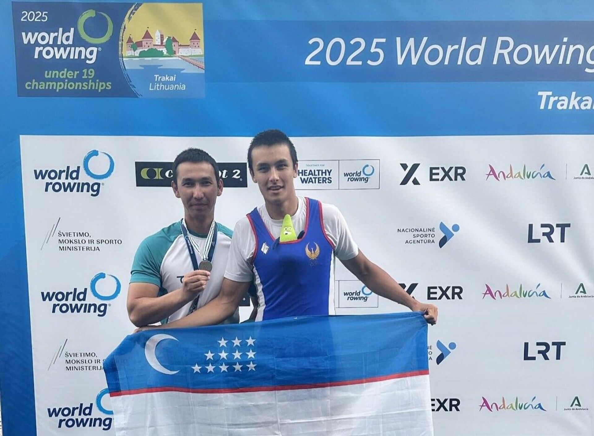 Академические гребцы из Узбекистана впервые в истории стали призерами чемпионата мира - Sputnik Узбекистан, 1920, 11.08.2025