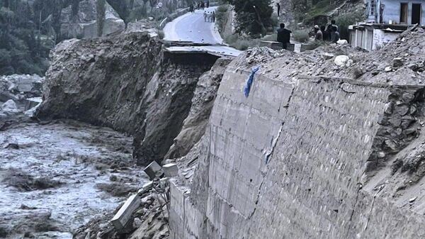 Семь человек погибли в Пакистане при сходе оползня - Sputnik Узбекистан