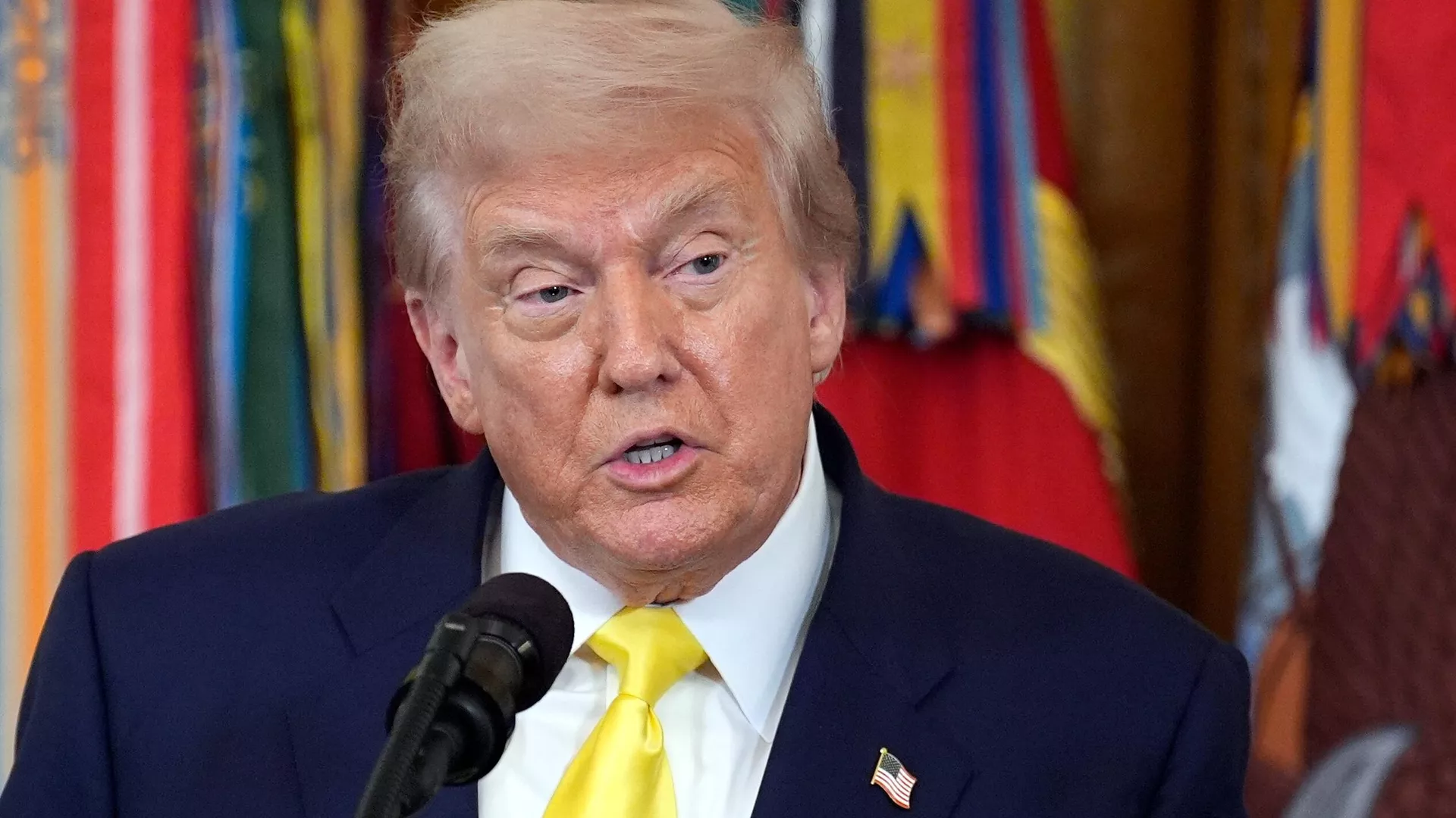 Трамп пригрозил пошлинами странам, не согласным с его инициативами по Гренландии