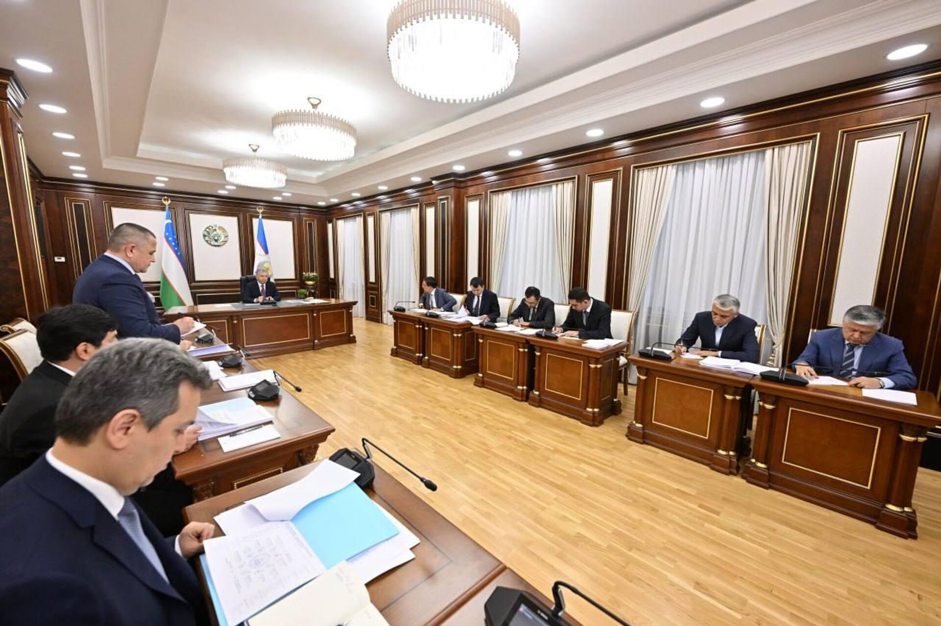 Совещание по результативности проводимых реформ и реализации новых проектов в Бухарской области - Sputnik Узбекистан, 1920, 13.08.2025