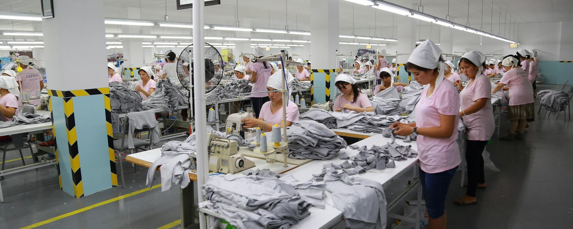 V trikotajnoy fabrike - Sputnik O‘zbekiston, 1920, 13.08.2025