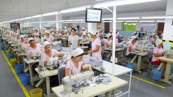 В трикотажной фабрике - Sputnik Ўзбекистон