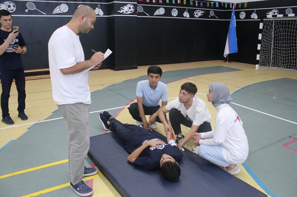 В Самарканде проходит международный летний лагерь студентов медицинских вузов - Sputnik Узбекистан