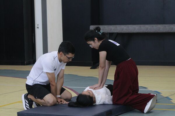 В Самарканде проходит международный летний лагерь студентов медицинских вузов - Sputnik Узбекистан