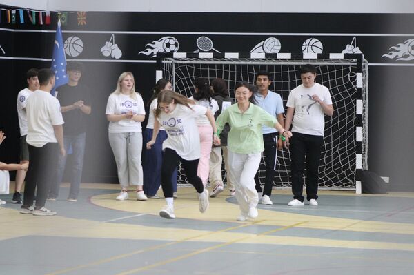 В Самарканде проходит международный летний лагерь студентов медицинских вузов - Sputnik Узбекистан