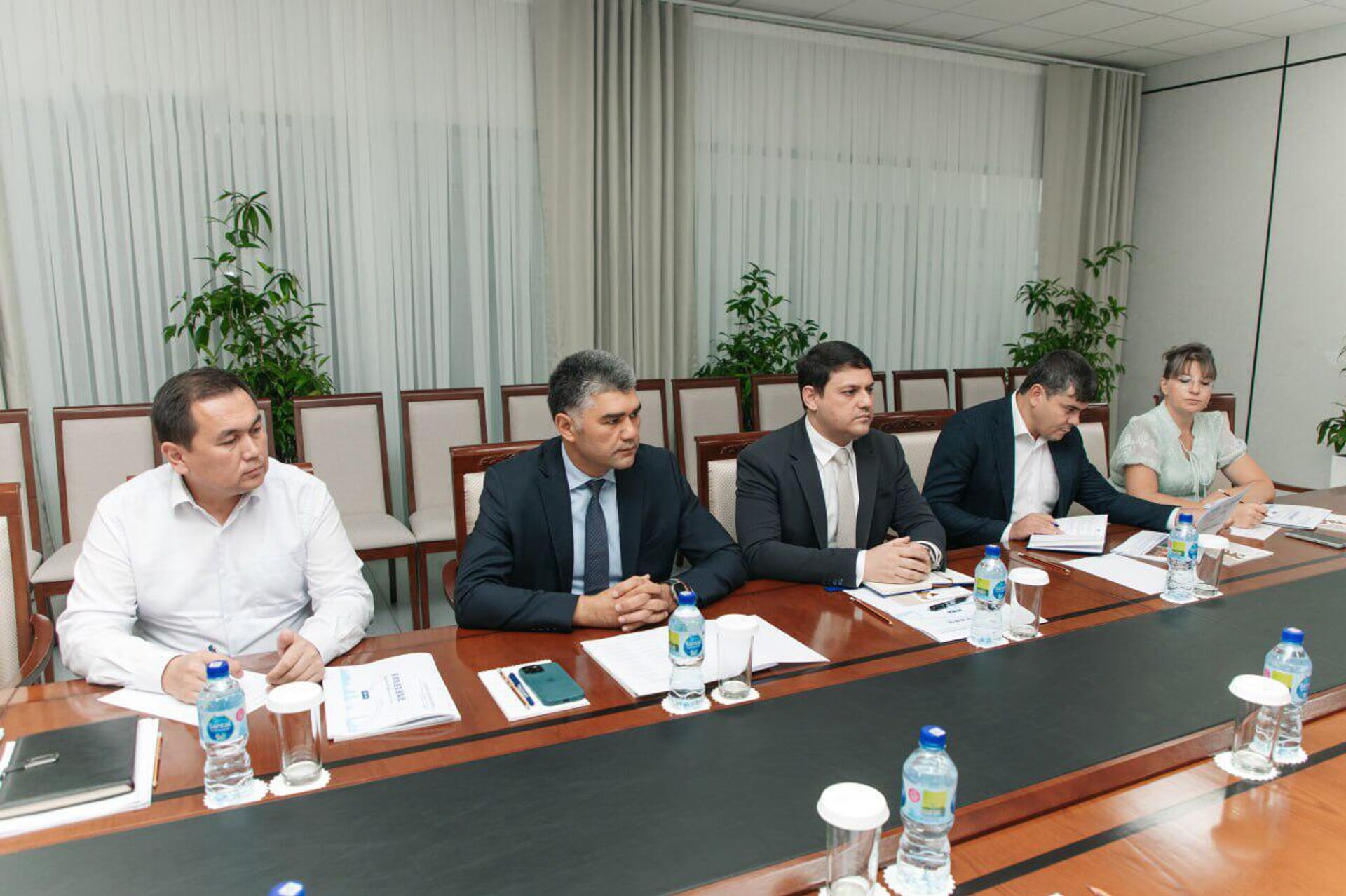 Министр транспорта Жасурбек Чориев провел переговоры с зам. гендиректором китайской компании Tianjin Rail Transit Group Юнькан Ма - Sputnik Узбекистан, 1920, 15.08.2025