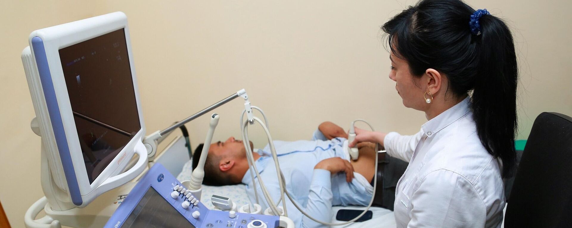 Многопрофильный медицинский центр - Sputnik Узбекистан, 1920, 15.08.2025