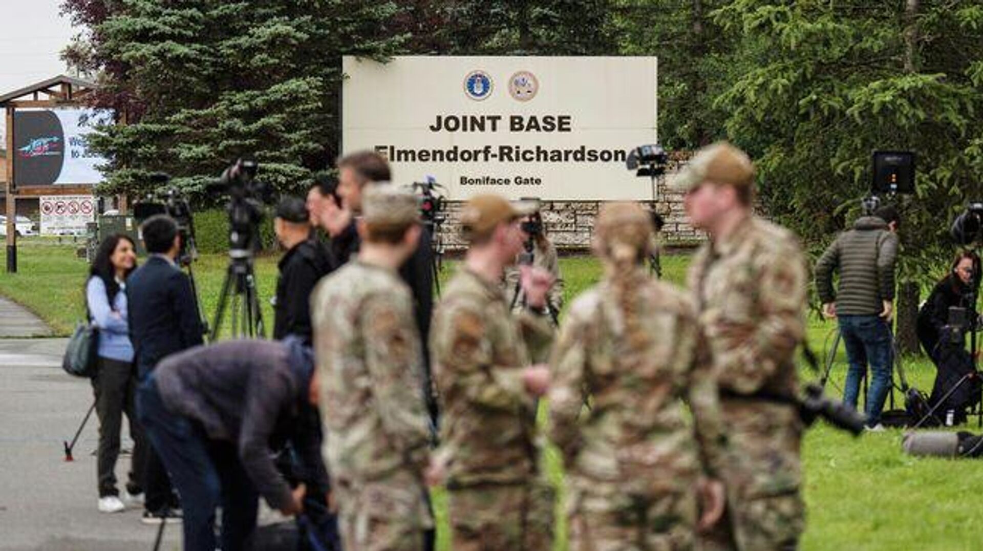 Военная база США Эльмендорф-Ричардсон в Анкоридже, на которой пройдет встреча Путина и Трампа. Военная база США Эльмендорф-Ричардсон в Анкоридже, на которой пройдет встреча Путина и Трампа. - Sputnik Узбекистан, 1920, 15.08.2025