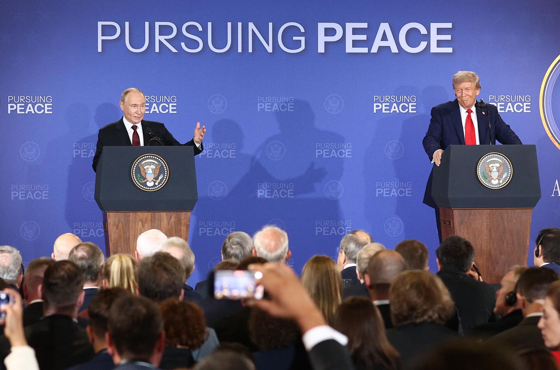 Саммит России и США на Аляске Саммит России и США на Аляске - Sputnik Узбекистан, 1920, 16.08.2025