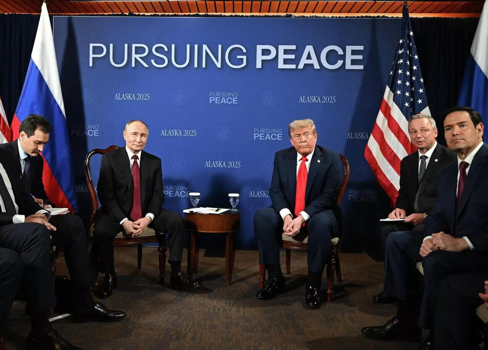 Встреча президентов России и США на Аляске Встреча президентов России и США на Аляске - Sputnik Узбекистан, 1920, 16.08.2025