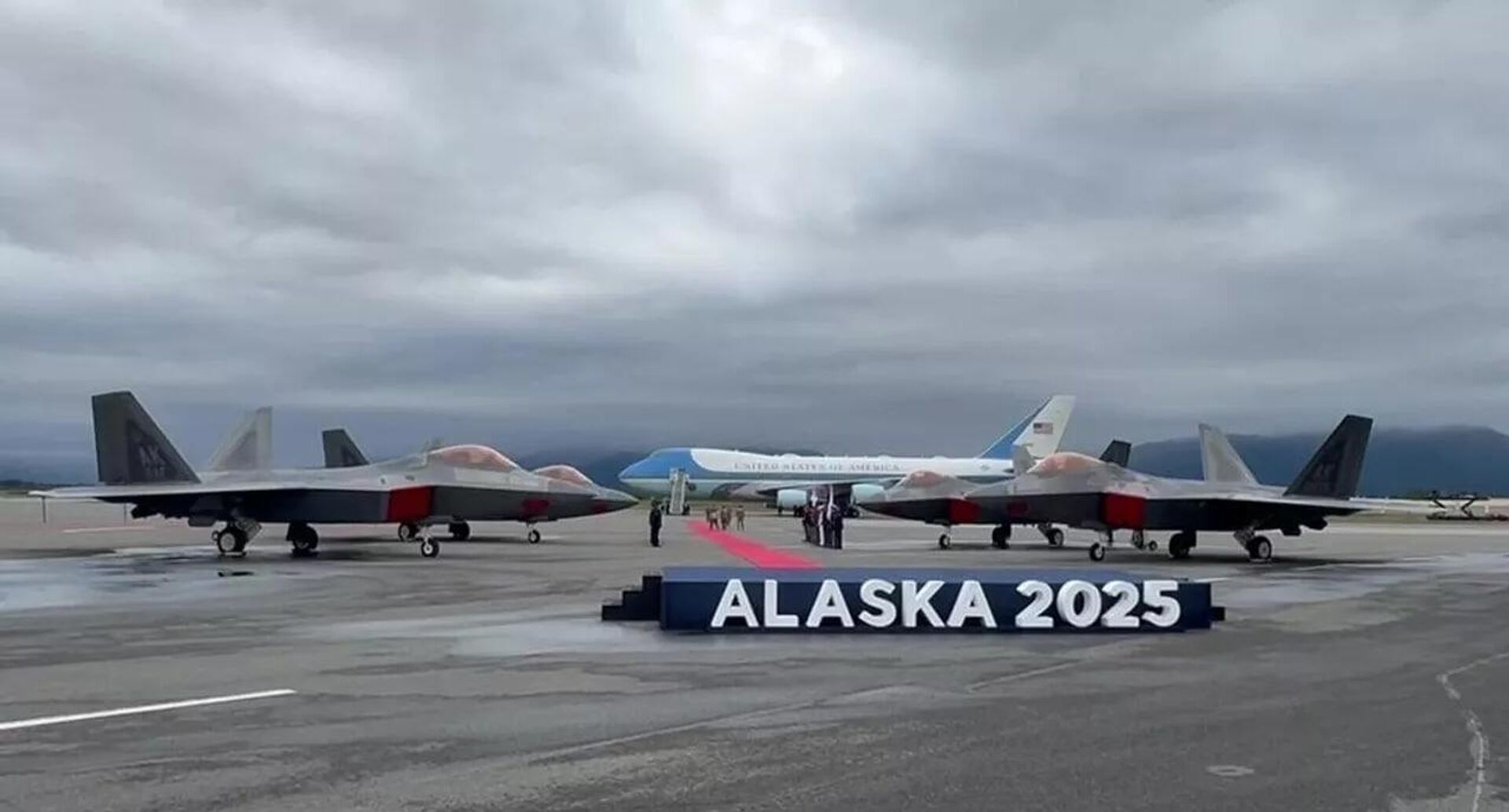 Саммит России и США на Аляске Саммит России и США на Аляске - Sputnik Узбекистан, 1920, 16.08.2025