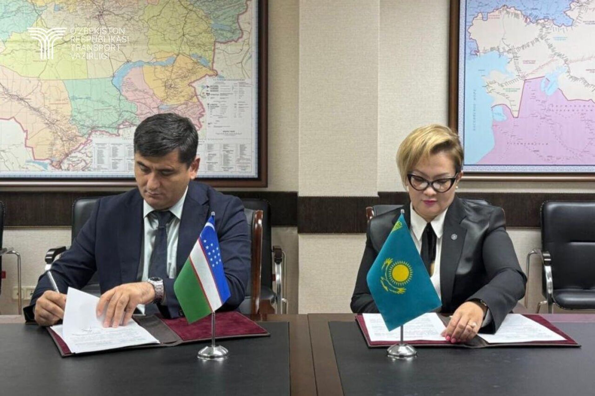 Узбекистан и Казахстан расширяют сотрудничество в авиационной сфере - Sputnik Узбекистан, 1920, 16.08.2025