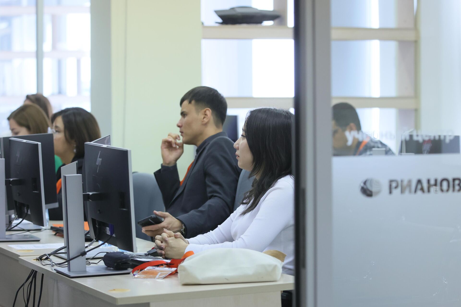 В Москве прошел новый модуль программы SputnikPro на Зубовском В Москве прошел новый модуль программы SputnikPro на Зубовском - Sputnik Узбекистан, 1920, 16.08.2025