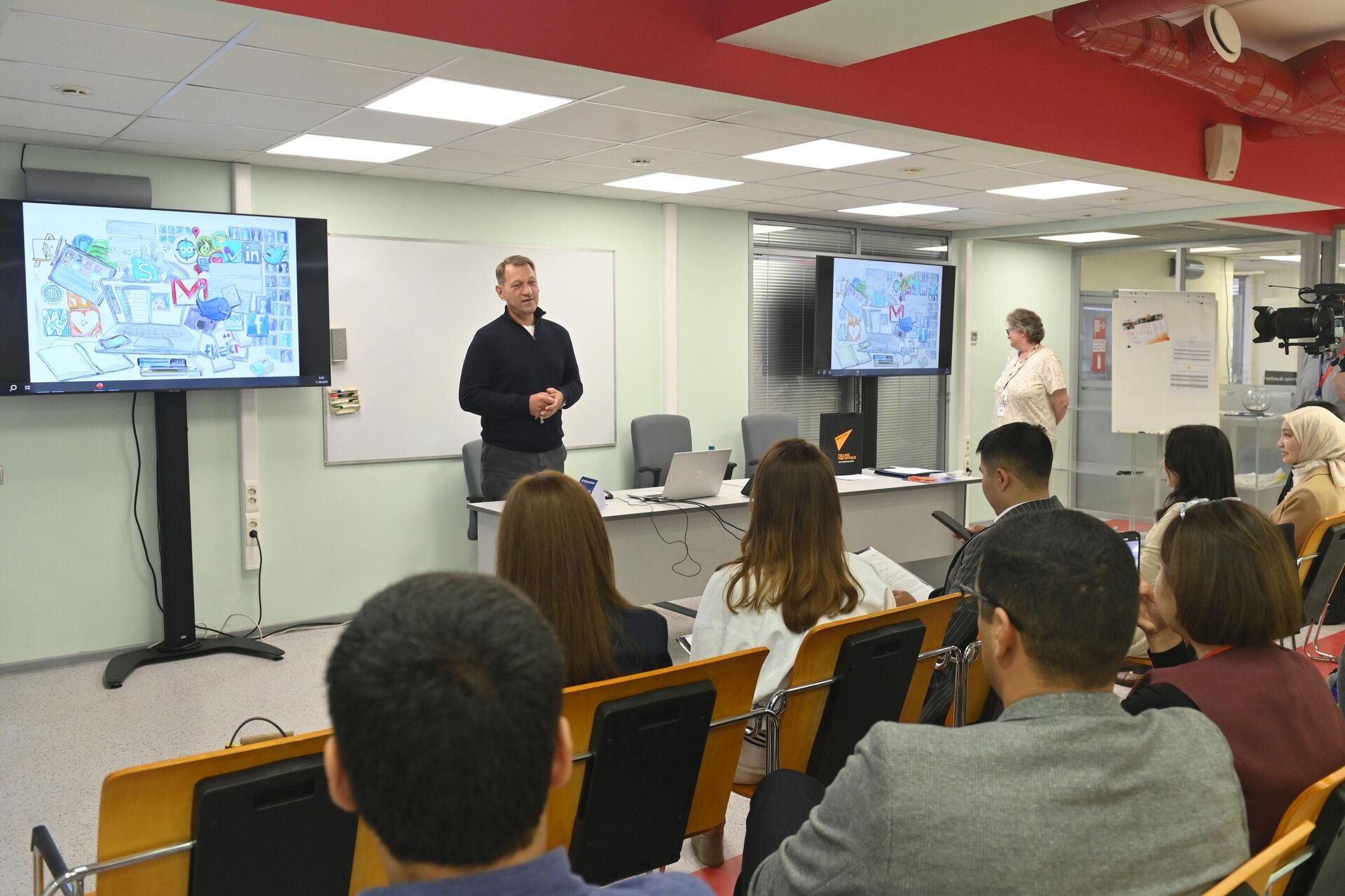 В Москве прошел новый модуль программы SputnikPro на Зубовском В Москве прошел новый модуль программы SputnikPro на Зубовском - Sputnik Узбекистан, 1920, 16.08.2025