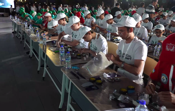 Molodie injeneri iz Uzbekistana pobili mirovoy rekord - Sputnik O‘zbekiston