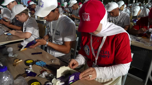 Molodie injeneri iz Uzbekistana pobili mirovoy rekord - Sputnik O‘zbekiston