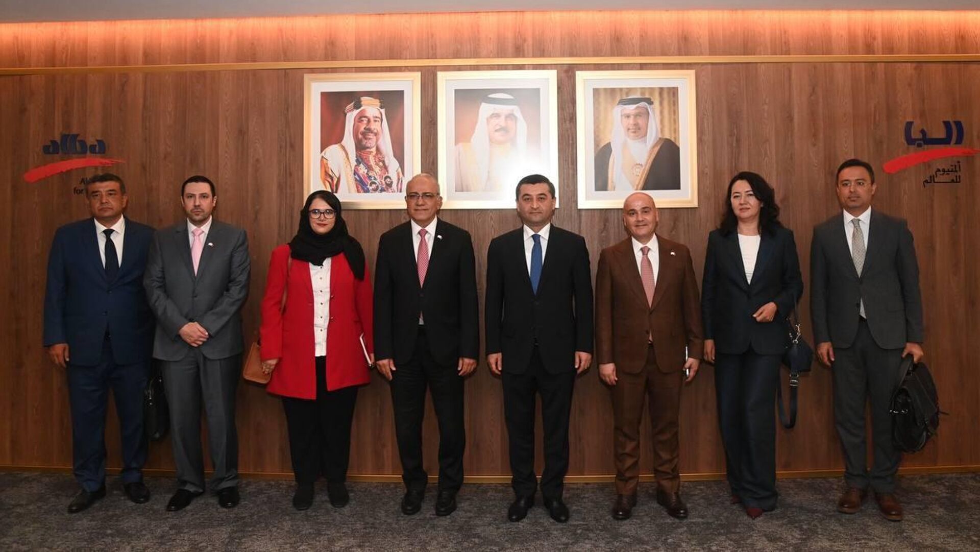 Министр иностранных дел встретился с генеральным директором компании Aluminium Bahrain Министр иностранных дел встретился с генеральным директором компании Aluminium Bahrain - Sputnik Ўзбекистон, 1920, 21.08.2025