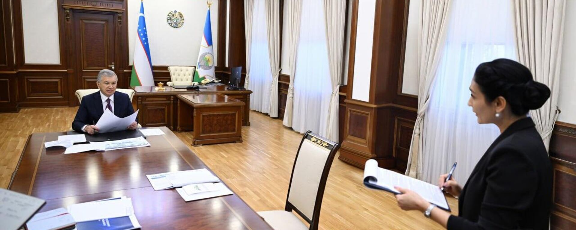Президент ознакомился с презентацией по вопросам совершенствования судебной системы и обеспечения правосудия - Sputnik Ўзбекистон, 1920, 22.08.2025