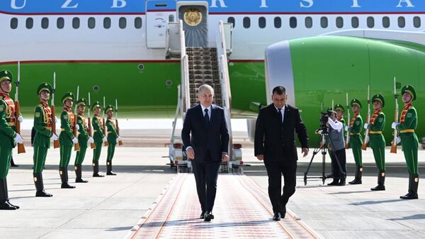 Президент Узбекистана Шавкат Мирзиёев прибыл в Туркменистан с рабочим визитом. - Sputnik Ўзбекистон