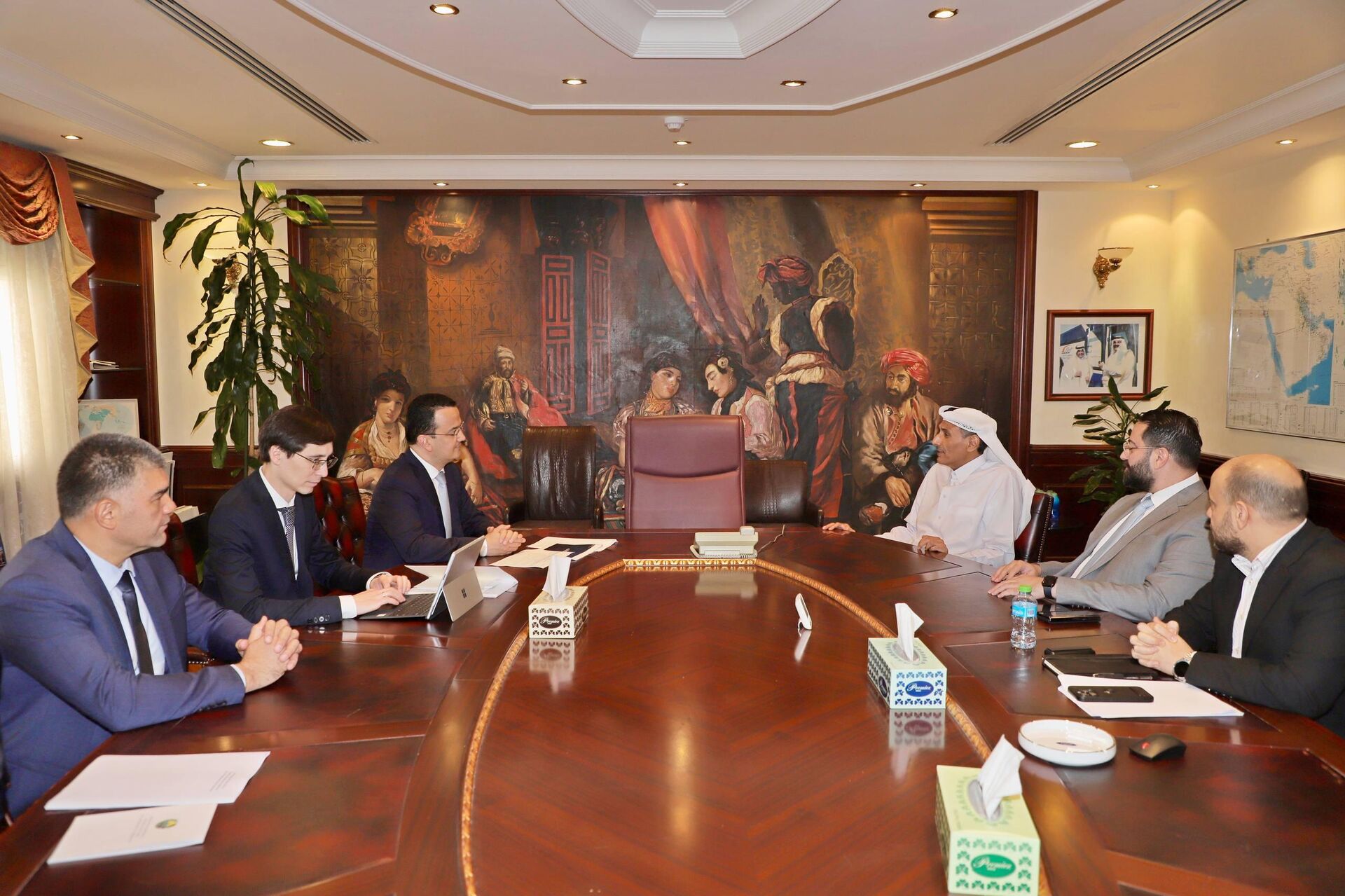 Лазиз Кудратов провёл встречи в Дохе - Sputnik Узбекистан, 1920, 22.08.2025