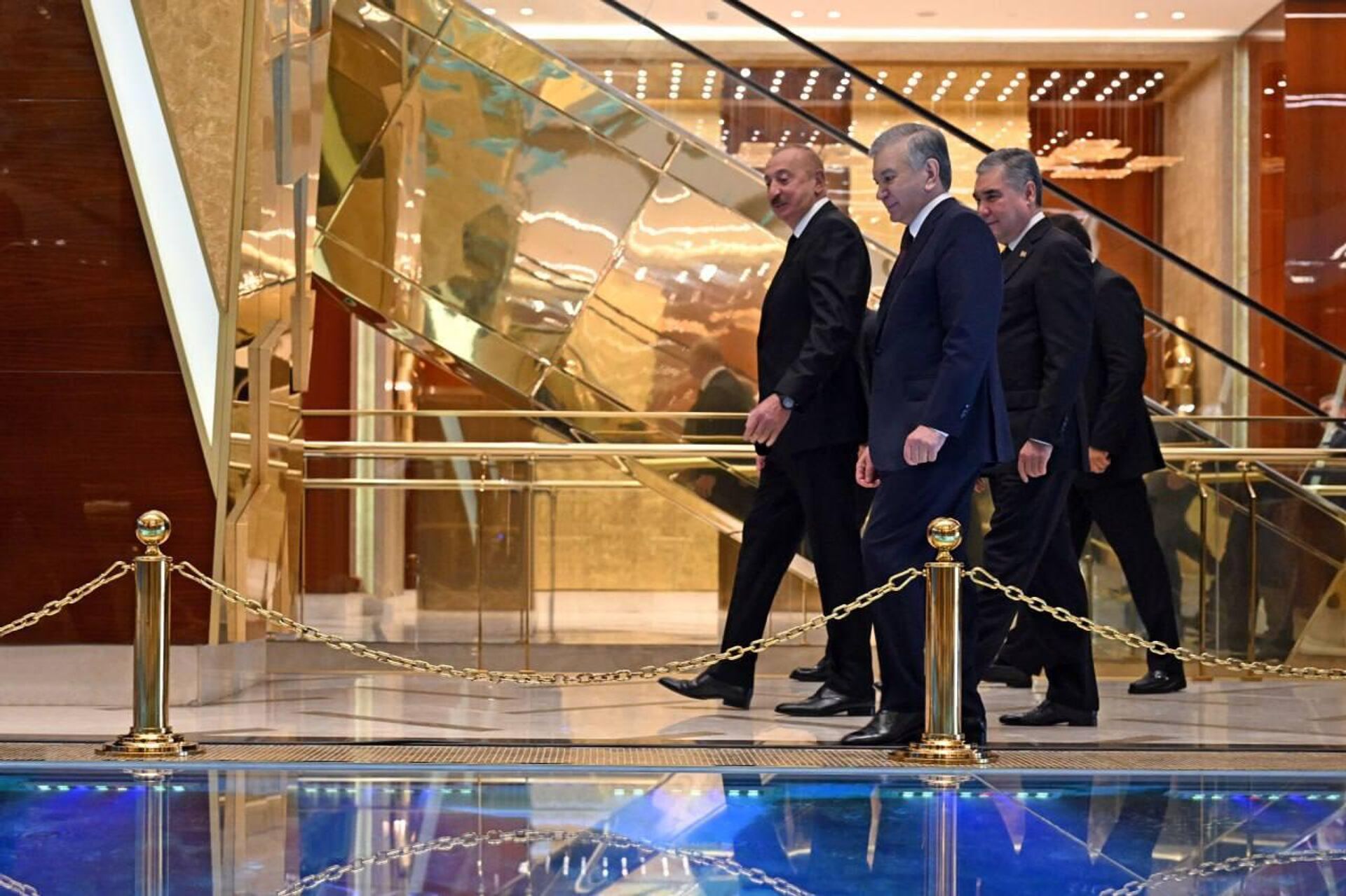 Переговоры лидеров Узбекистана, Туркменистана и Азербайджана - Sputnik Ўзбекистон, 1920, 22.08.2025