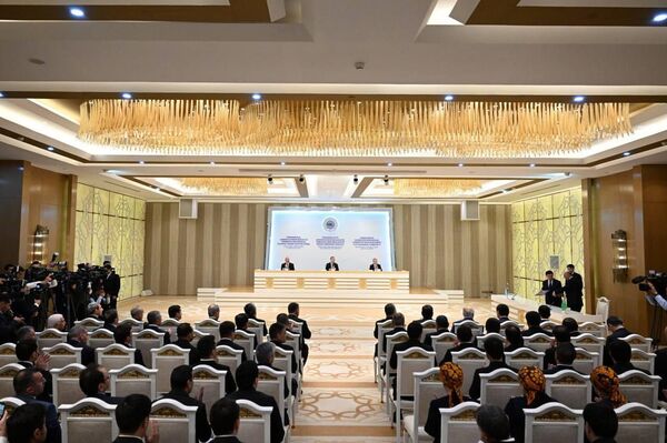 Президент Узбекистана, Национальный лидер туркменского народа и президент Азербайджана приняли Совместное заявление. - Sputnik Узбекистан