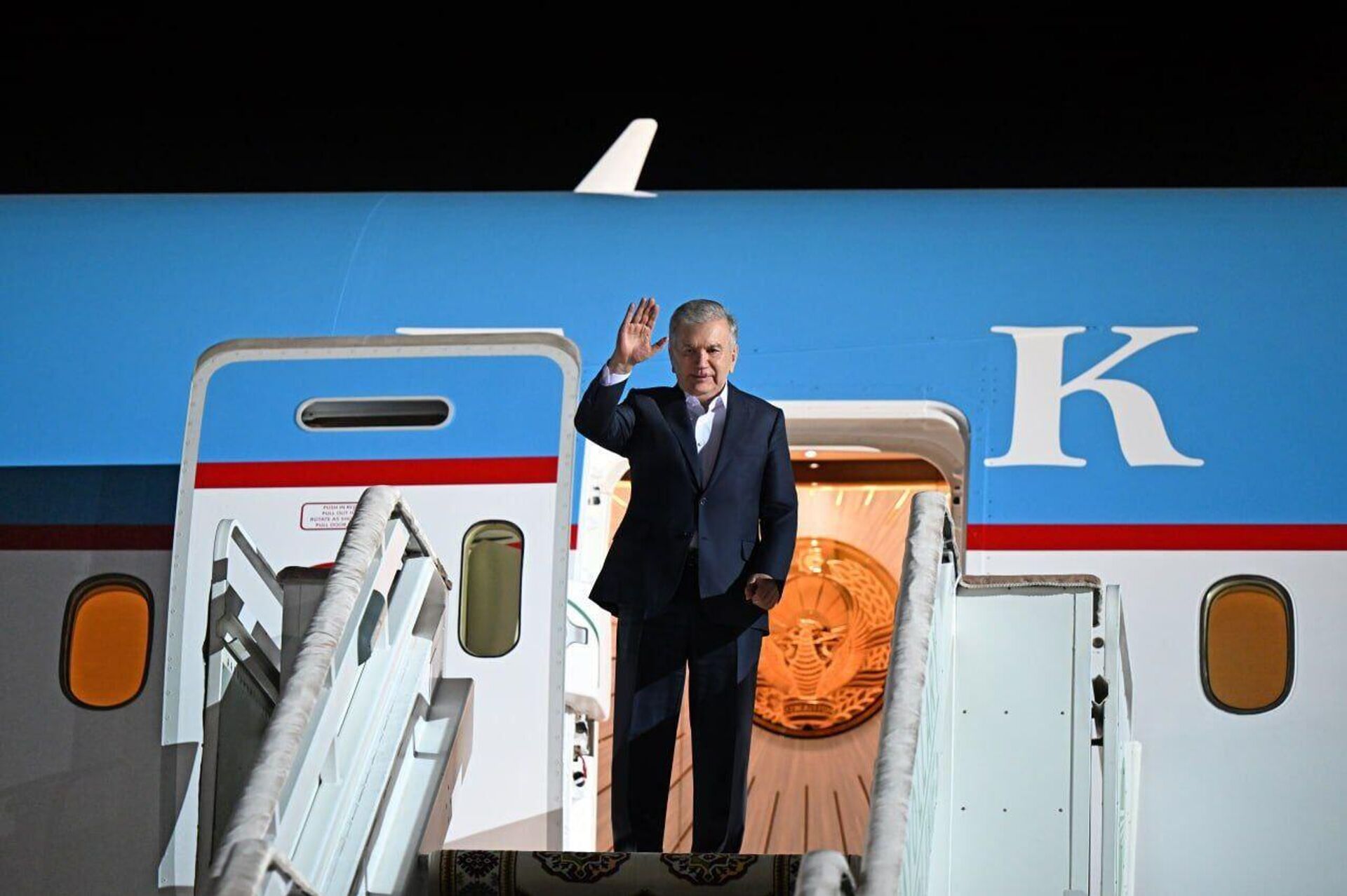 Завершился рабочий визит президента Узбекистана в Туркменистан. - Sputnik Узбекистан, 1920, 23.08.2025