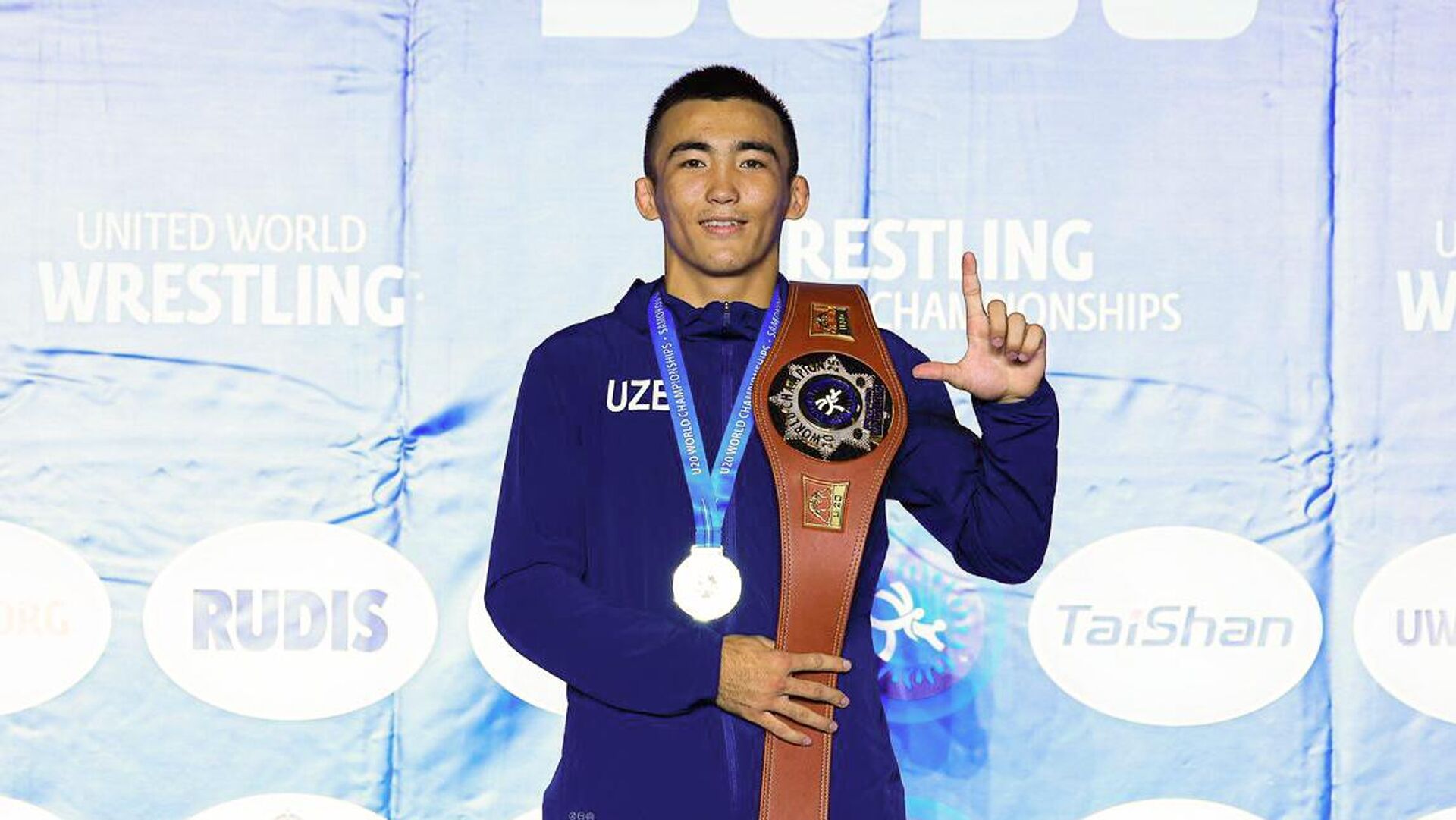 Айтжан Халмаханов во второй раз завоевал титул чемпиона мира Айтжан Халмаханов во второй раз завоевал титул чемпиона мира - Sputnik Ўзбекистон, 1920, 25.08.2025