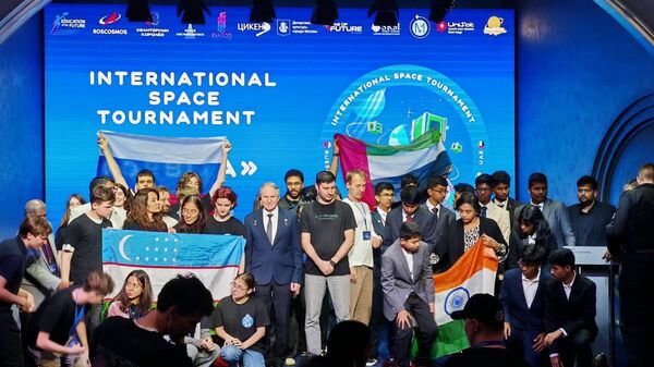 Команда Узбекистана победила в Международном космическом турнире Орбита - Sputnik Узбекистан