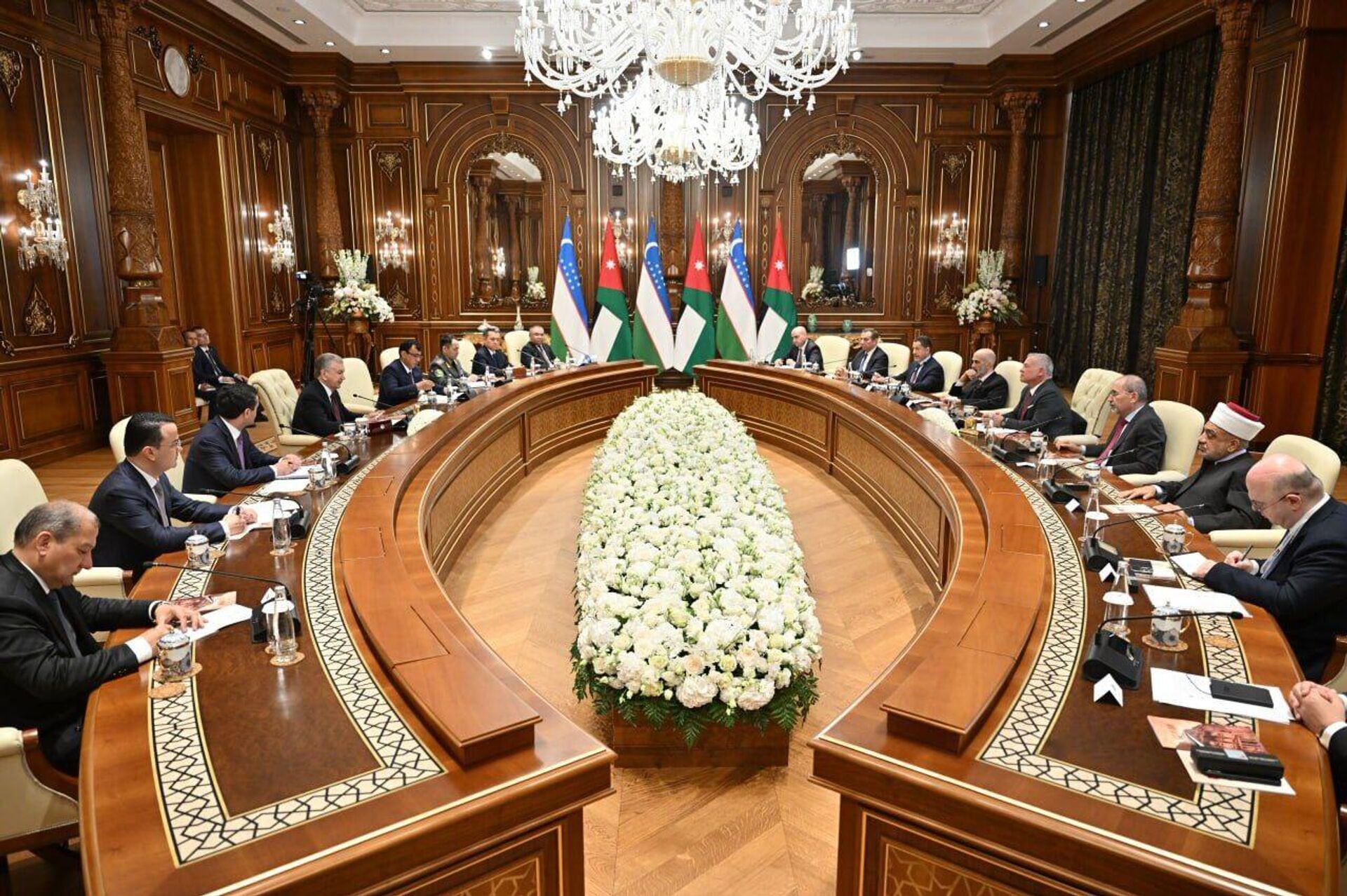 Президент Узбекистана и Король Иордании договорились укрепить сотрудничество - Sputnik Узбекистан, 1920, 26.08.2025