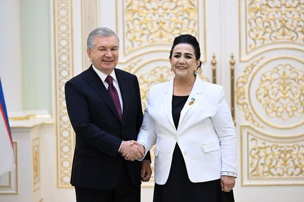 Президент: каждое достижение служит возвышению достоинства и защите прав человека - Sputnik Узбекистан