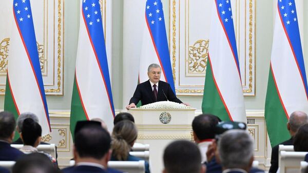 Президент: каждое достижение служит возвышению достоинства и защите прав человека - Sputnik Узбекистан
