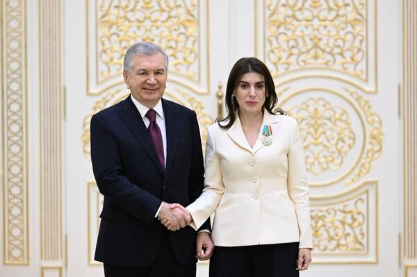 Президент: каждое достижение служит возвышению достоинства и защите прав человека - Sputnik Узбекистан