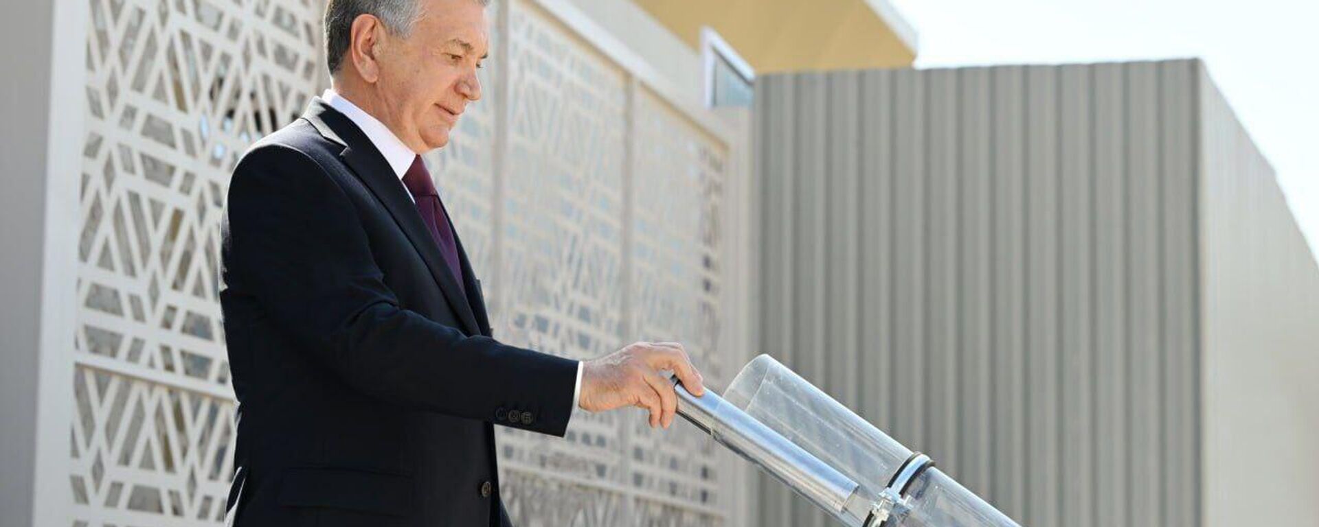 Президент Шавкат Мирзиёев заложил капсулу в фундамент строительства Национального музея Узбекистана Президент Шавкат Мирзиёев заложил капсулу в фундамент строительства Национального музея Узбекистана - Sputnik Узбекистан, 1920, 28.08.2025