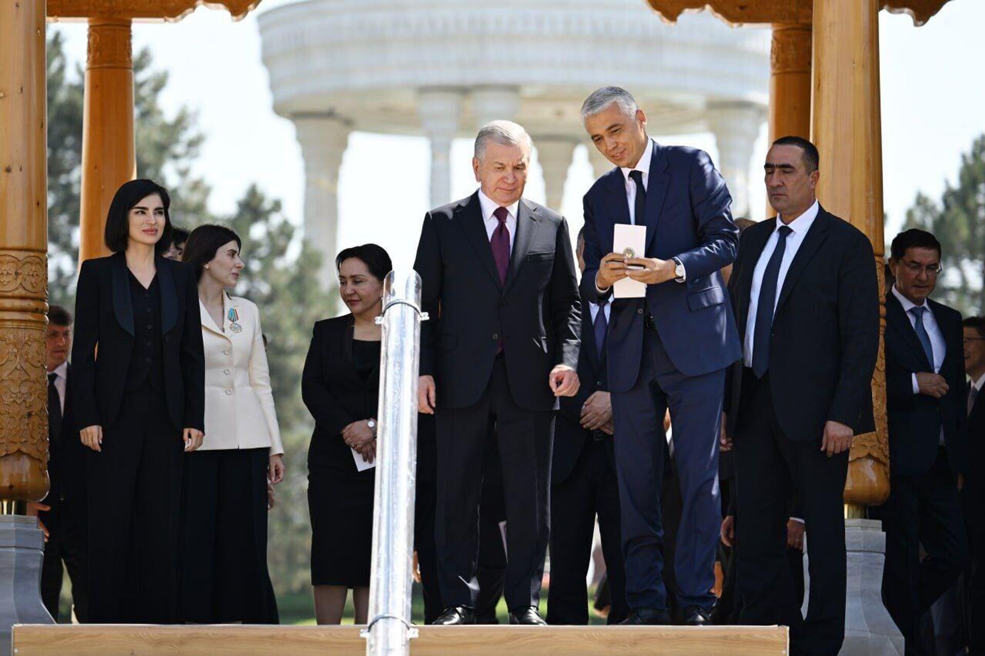 Президент Шавкат Мирзиёев заложил капсулу в фундамент строительства Национального музея Узбекистана - Sputnik Узбекистан, 1920, 28.08.2025